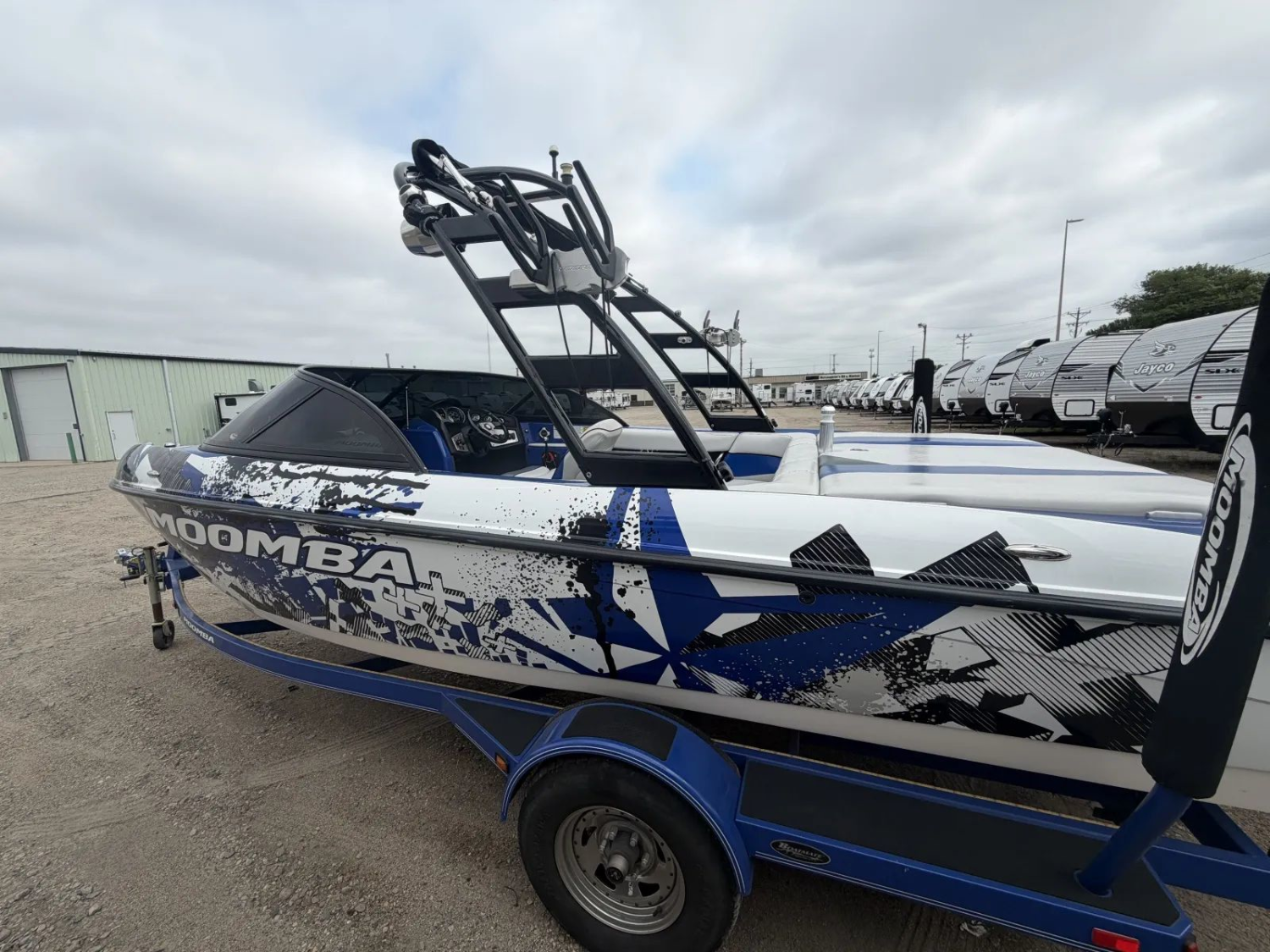 2012 MOOMBA OUTBACK V