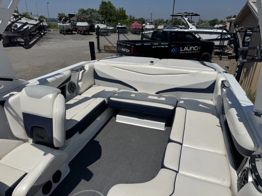 2019-axis-t22-142189-image10
