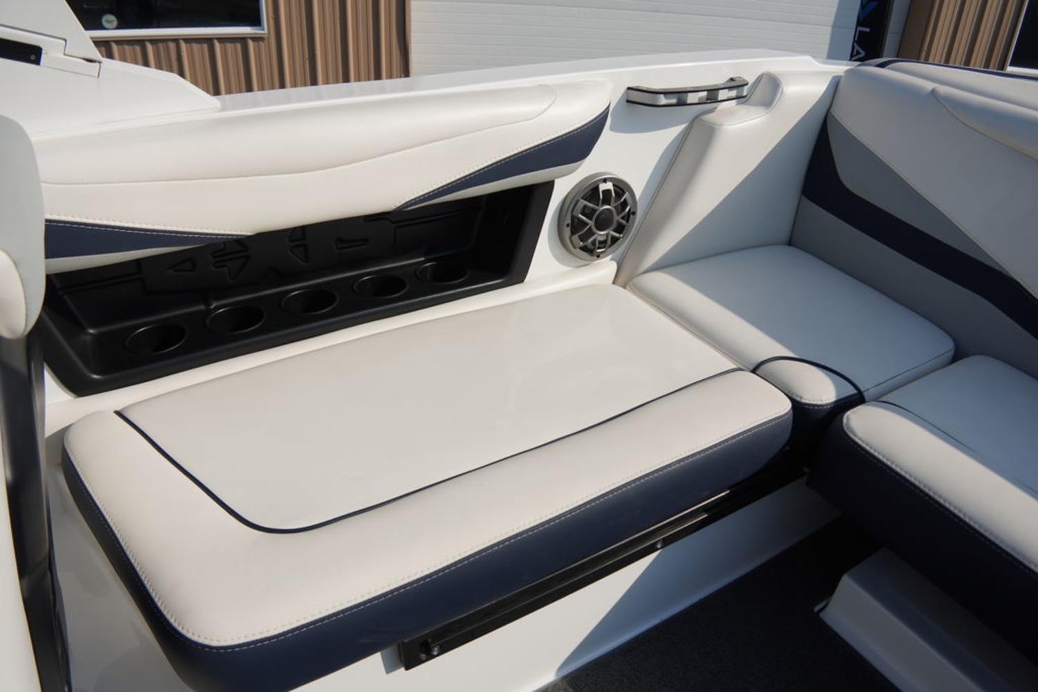 2019 Axis Wake Research T22