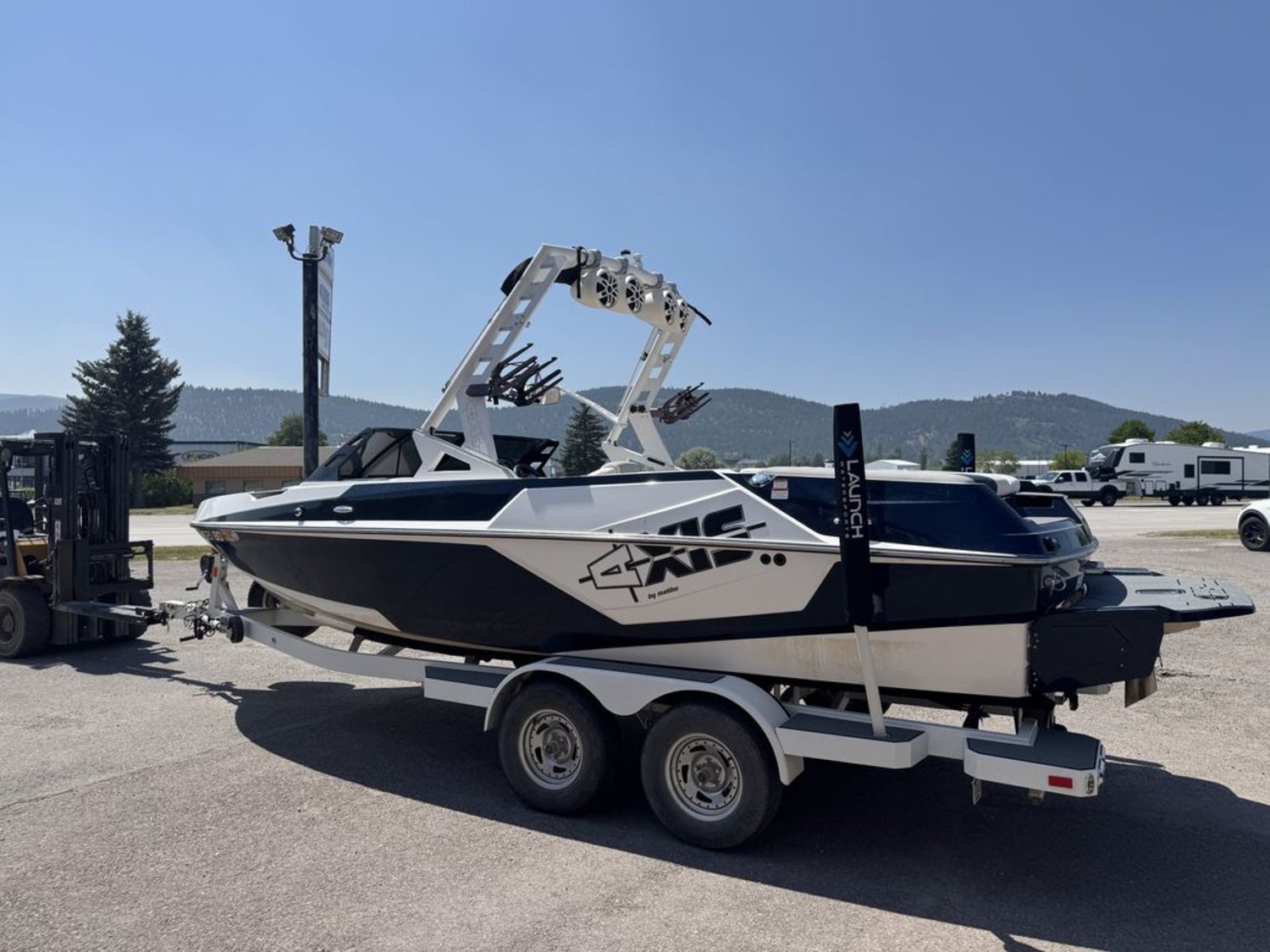2019 Axis Wake Research T22