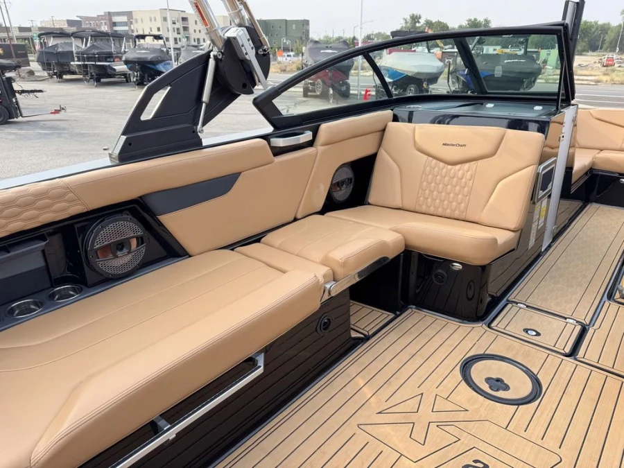 2023-mastercraft-xt24-142190-image11