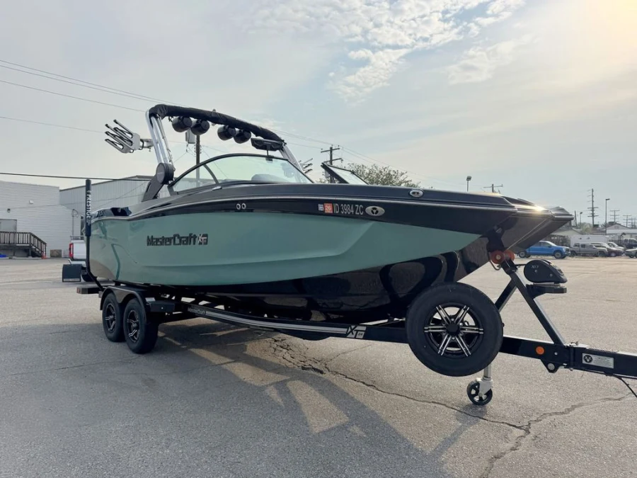 2023-mastercraft-xt24-142190-image4