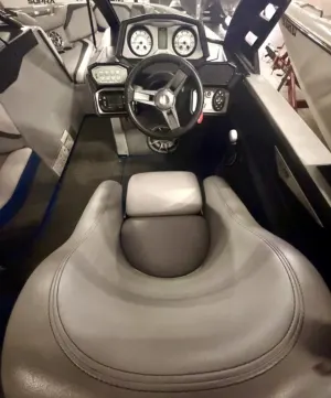 2017 Axis Wake Research T23 Icon