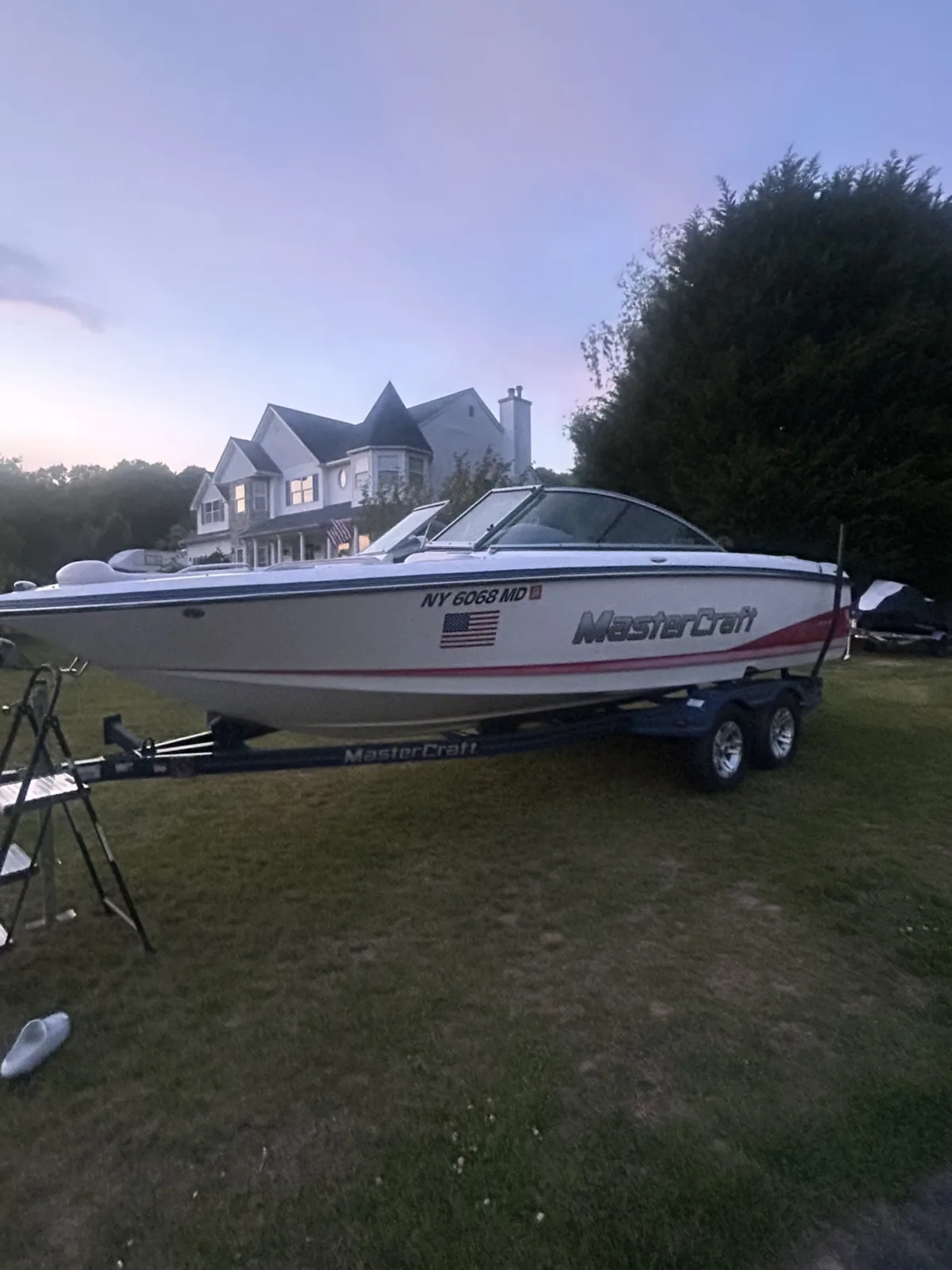 2007 MasterCraft Maristar 230 VRS LY6 multi-port EFI 6.0 Liter V-8 (242.5hrs)