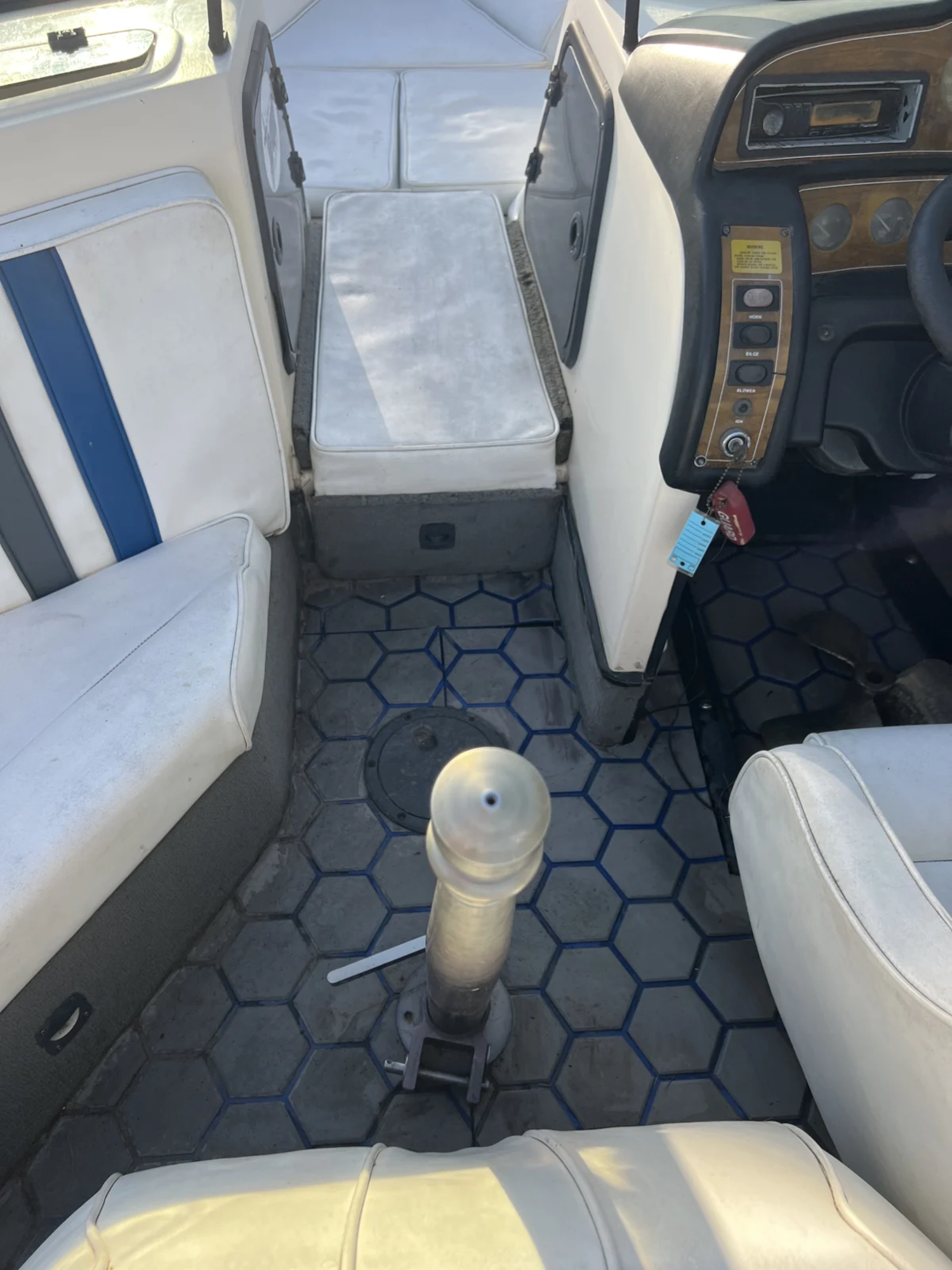1992 Supra Sunsport Open Bow Ski Wake Boat with Solid Floor. Tower and 24ft Trailer 