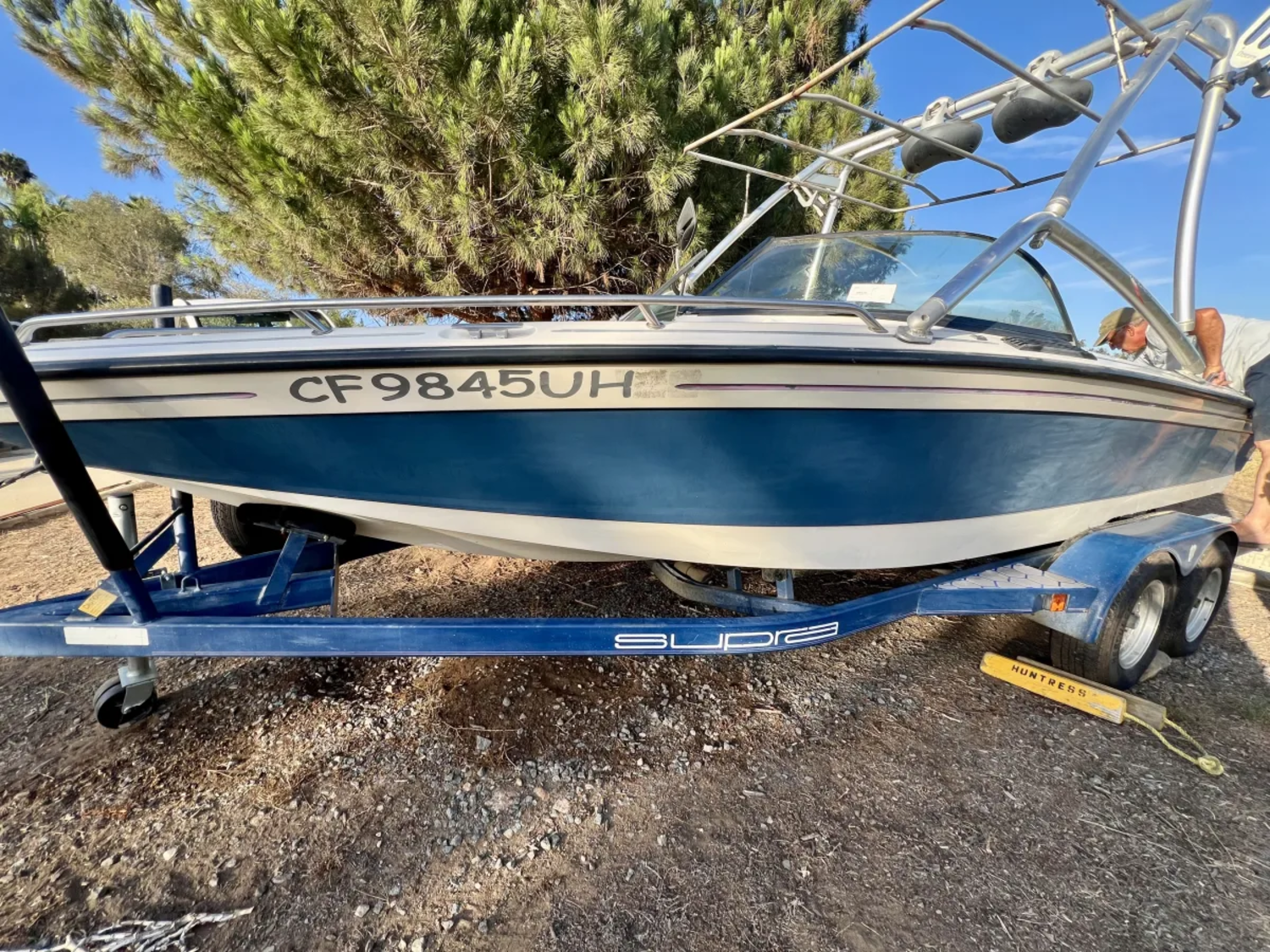 1992 Supra Sunsport Open Bow Ski Wake Boat with Solid Floor. Tower and 24ft Trailer 