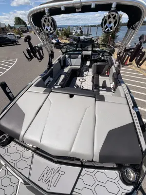 2020-mastercraft-nxt22-142264-image2.webp