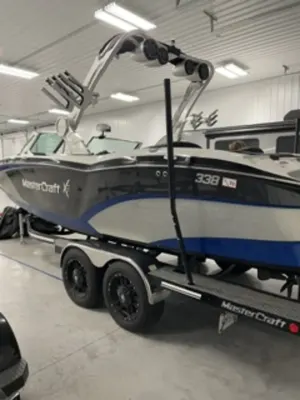 2017-mastercraft-x23-142284-image1.webp