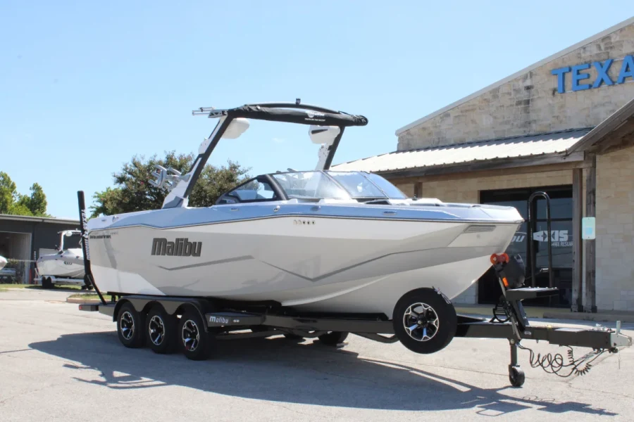 2026-malibu-wakesetter-25-lsv-138008-image1.webp