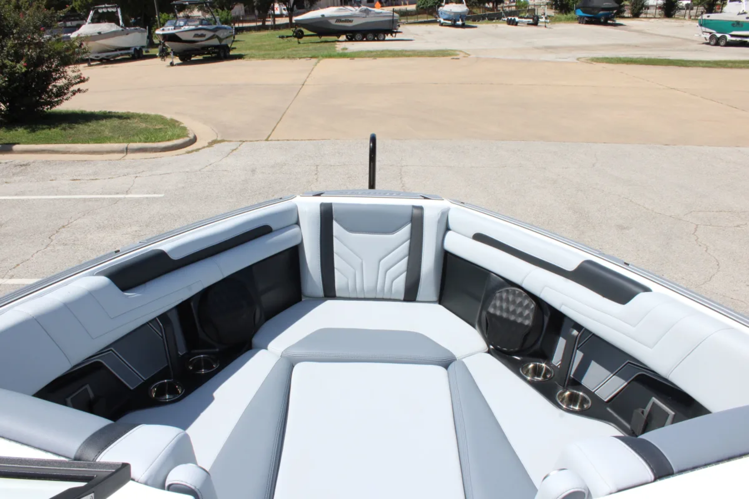 2026 Malibu 25 LSV