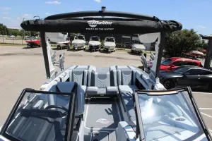 2026 Malibu 25 LSV Icon