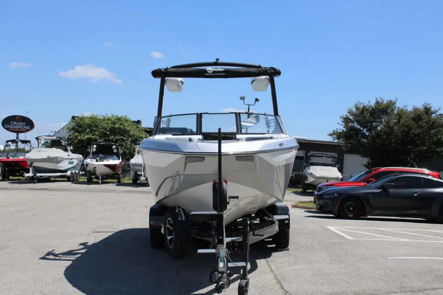 2026-malibu-wakesetter-25-lsv-138008-image2.webp