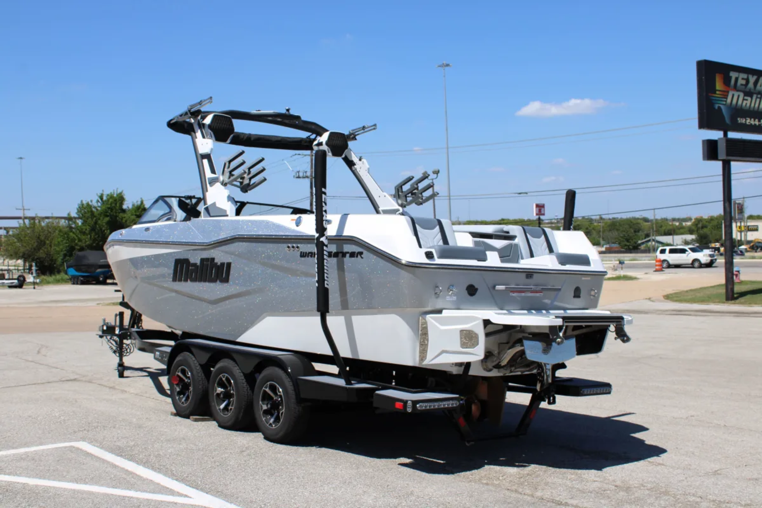 2026 Malibu 25 LSV