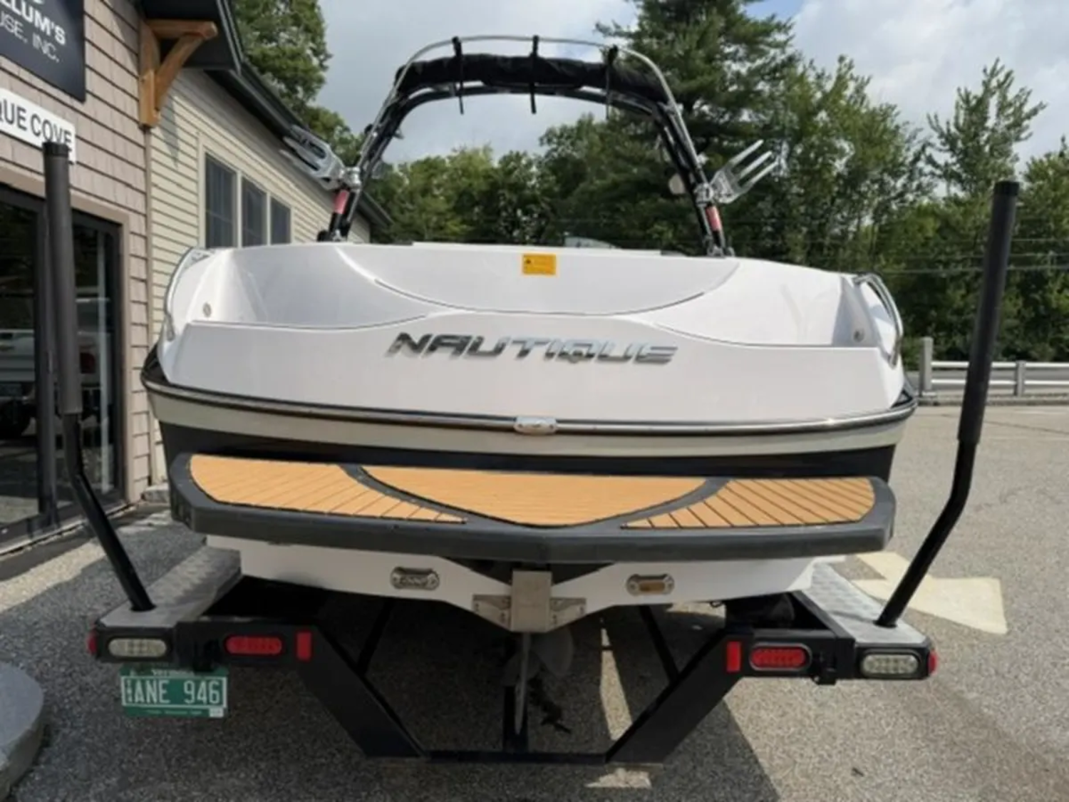 2011 Nautique Super Air 210