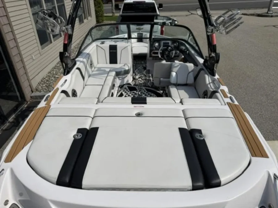 2011-nautique-super-air-nautique-210-142306-image3.webp