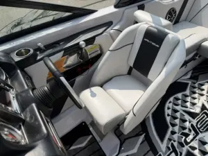 2011-nautique-super-air-nautique-210-142306-image7.webp