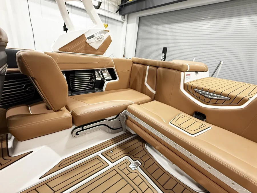 2020-nautique-g21-142309-image5.webp