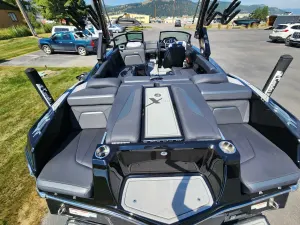 2022-mastercraft-x-star-142318-image2.webp