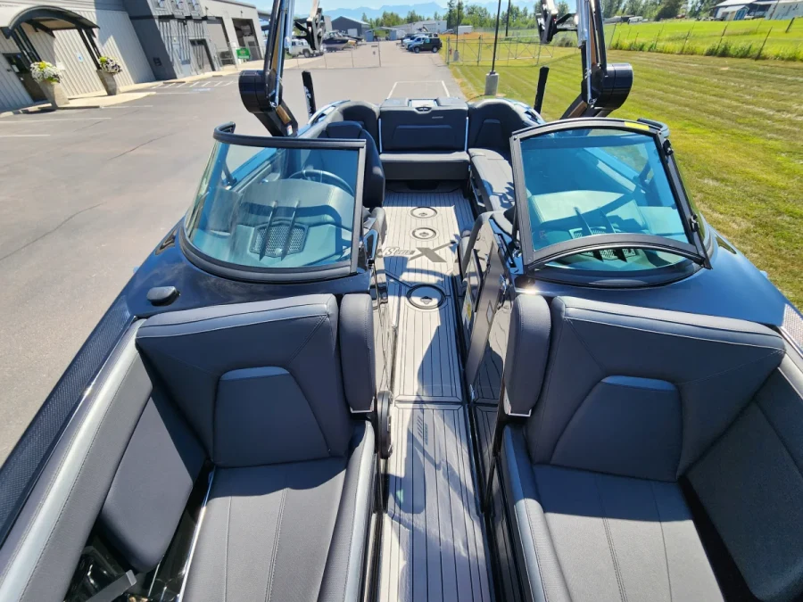 2022-mastercraft-x-star-142318-image3.webp