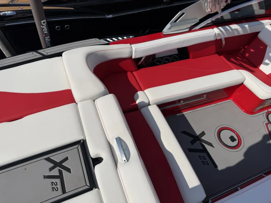 2021-mastercraft-xt22-142324-image5.webp