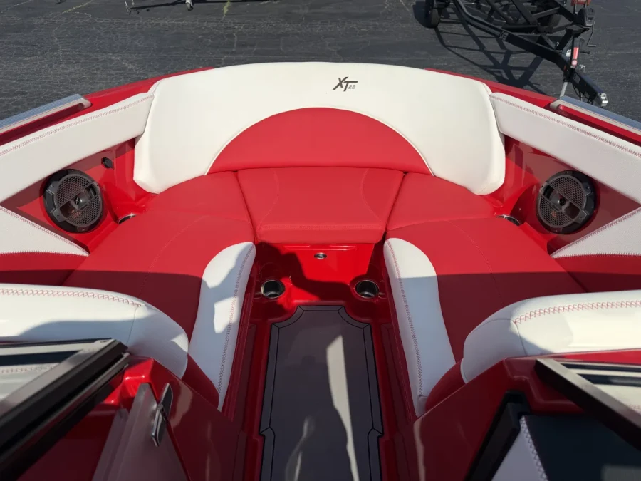 2021-mastercraft-xt22-142324-image8.webp