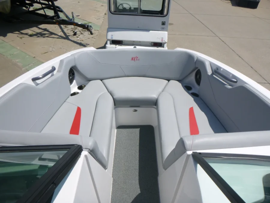 2022-mastercraft-nxt22-142326-image4.webp