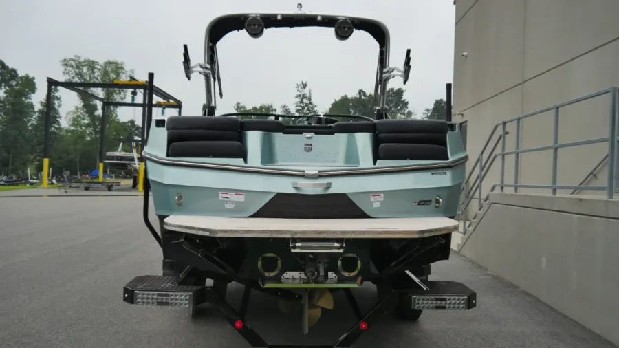 2022-mastercraft-xt24-142330-image1.webp