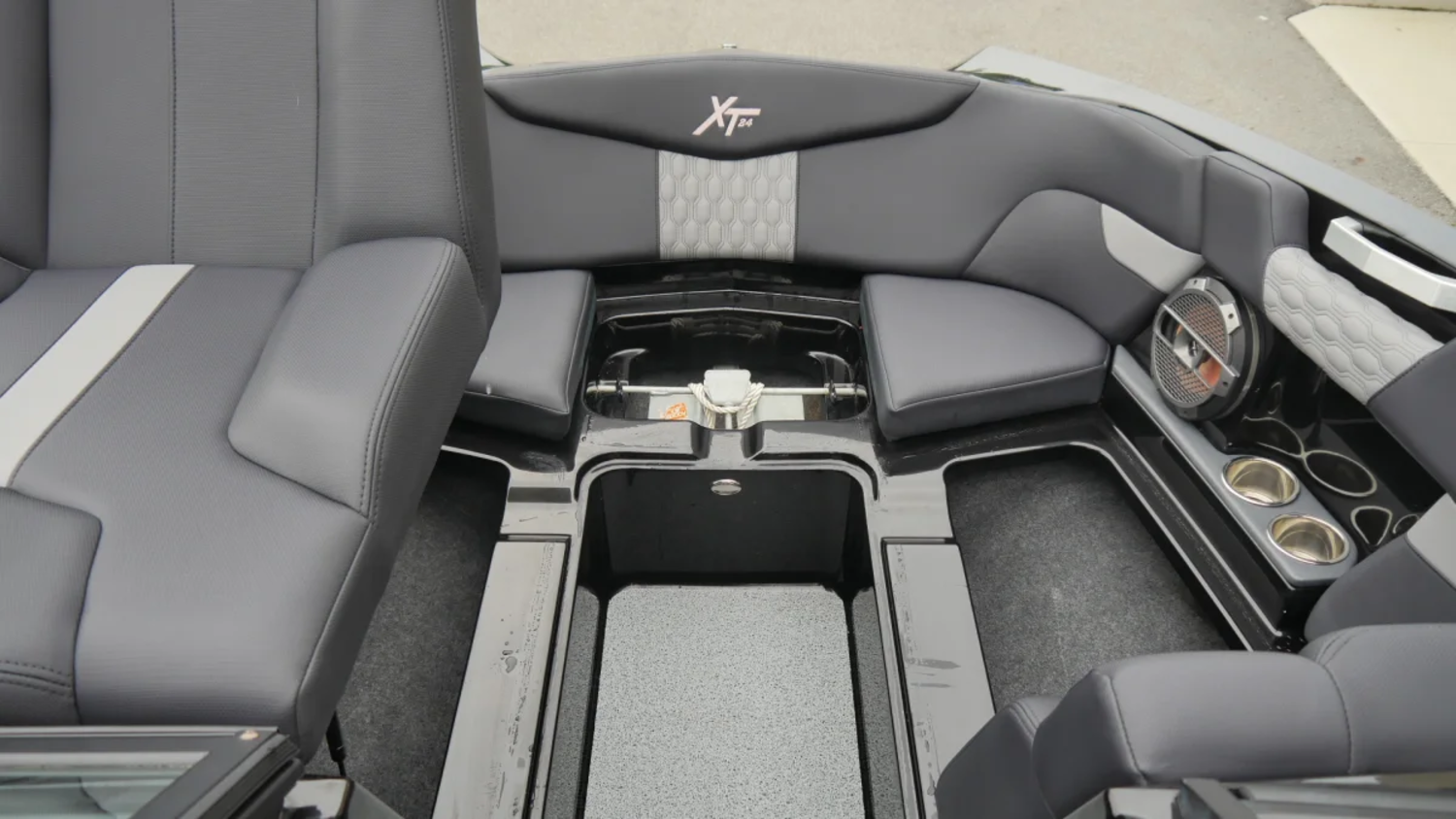 2022 MasterCraft XT24