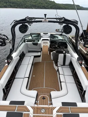 2019-nautique-gs24-142332-image2.webp