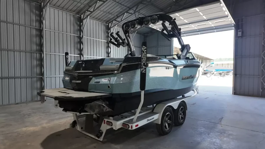 2024-mastercraft-x-star-142350-image4