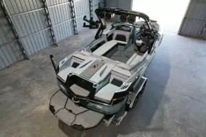 2024-mastercraft-x-star-142350-image6