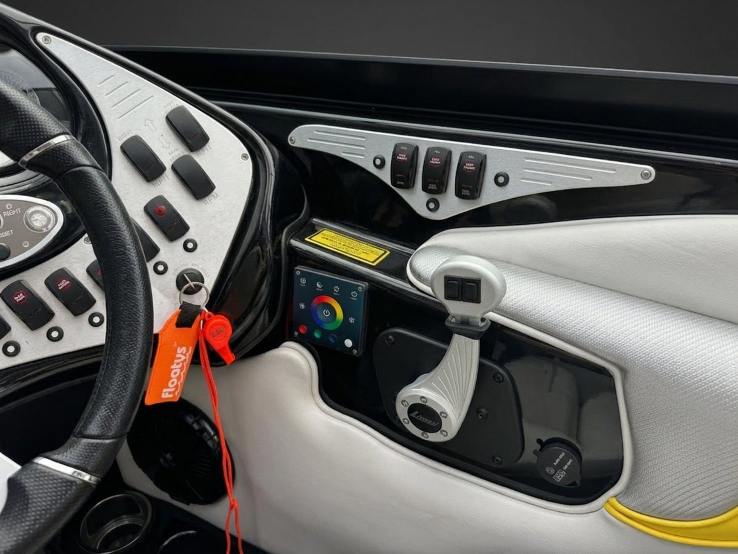 2018 Sanger Boats SV237
