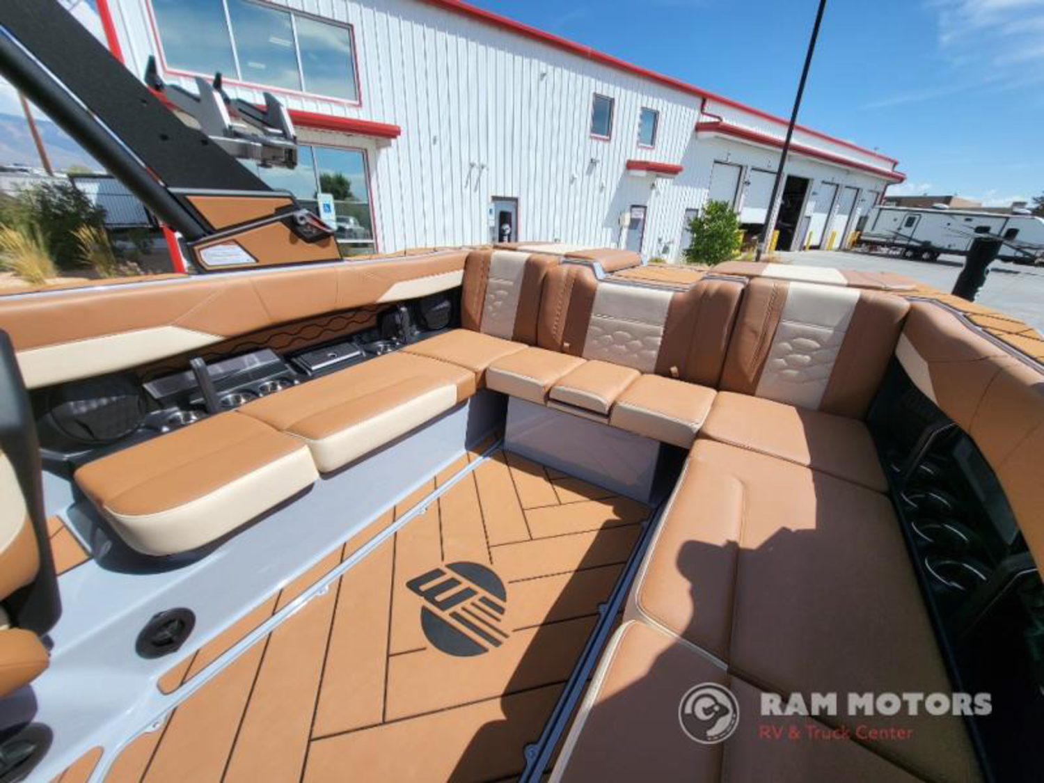 2027 Malibu Boats Wakesetter 23 LSV
