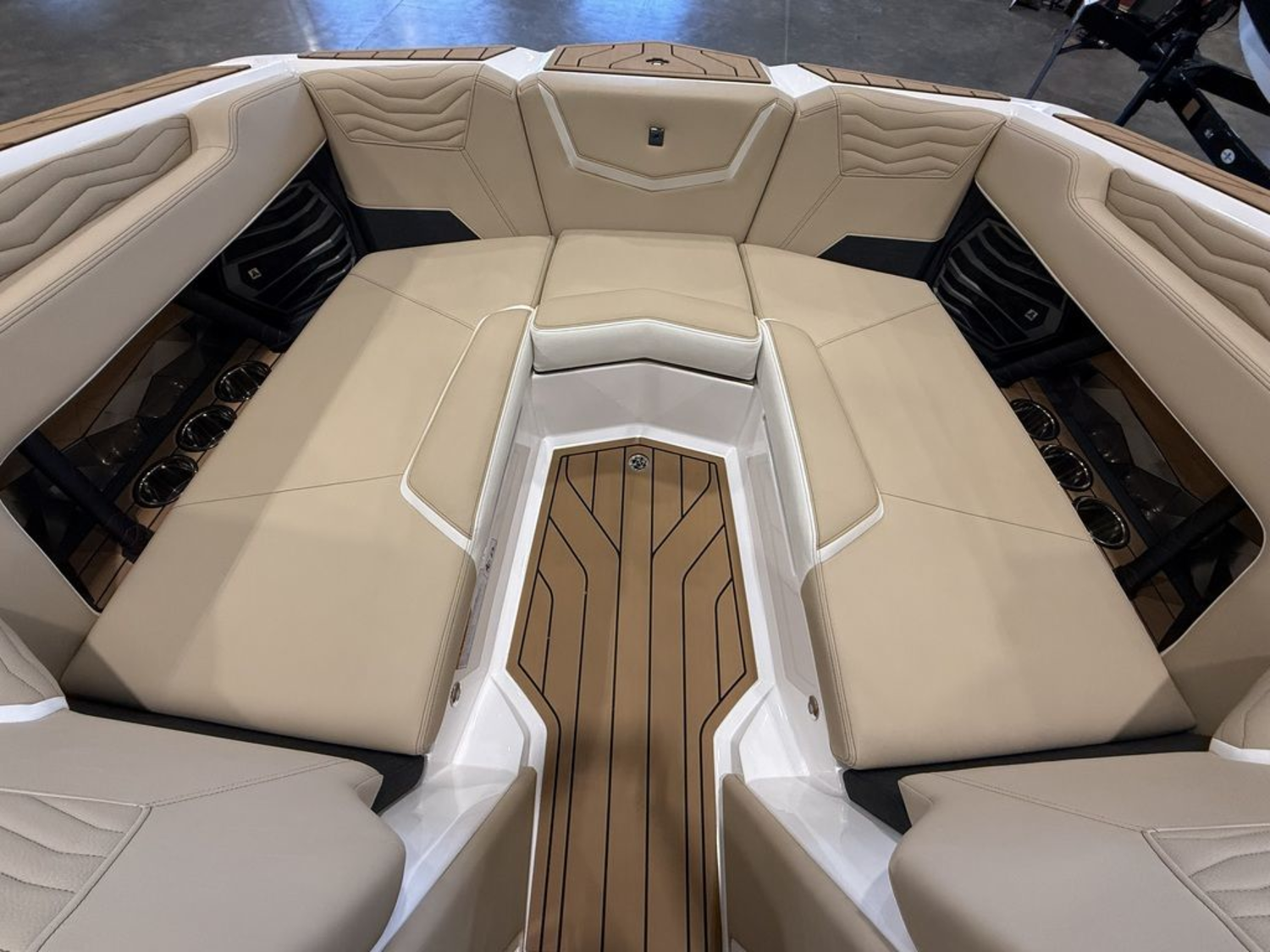 2025 Nautique Super Air Nautique G23