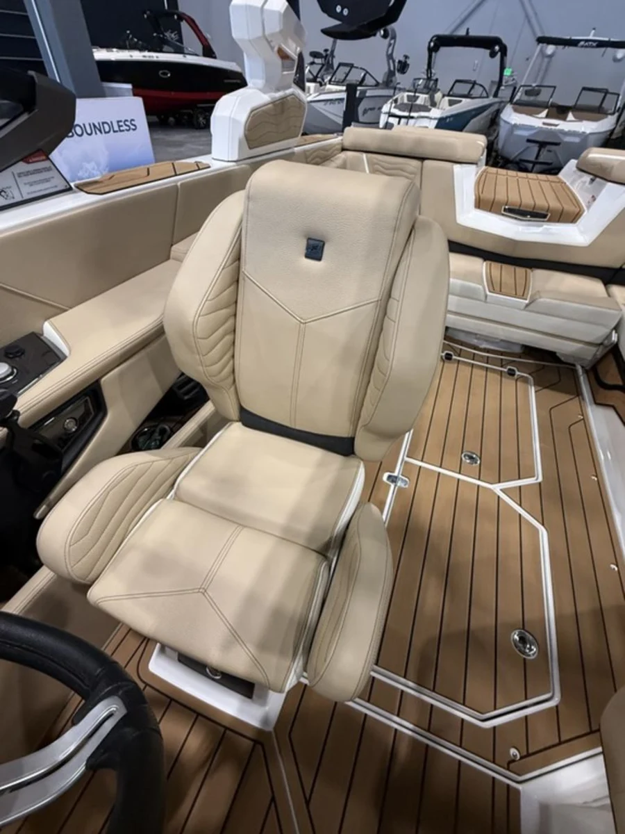 2025-nautique-g23-142361-image7