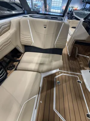 2025-nautique-g23-142361-image8
