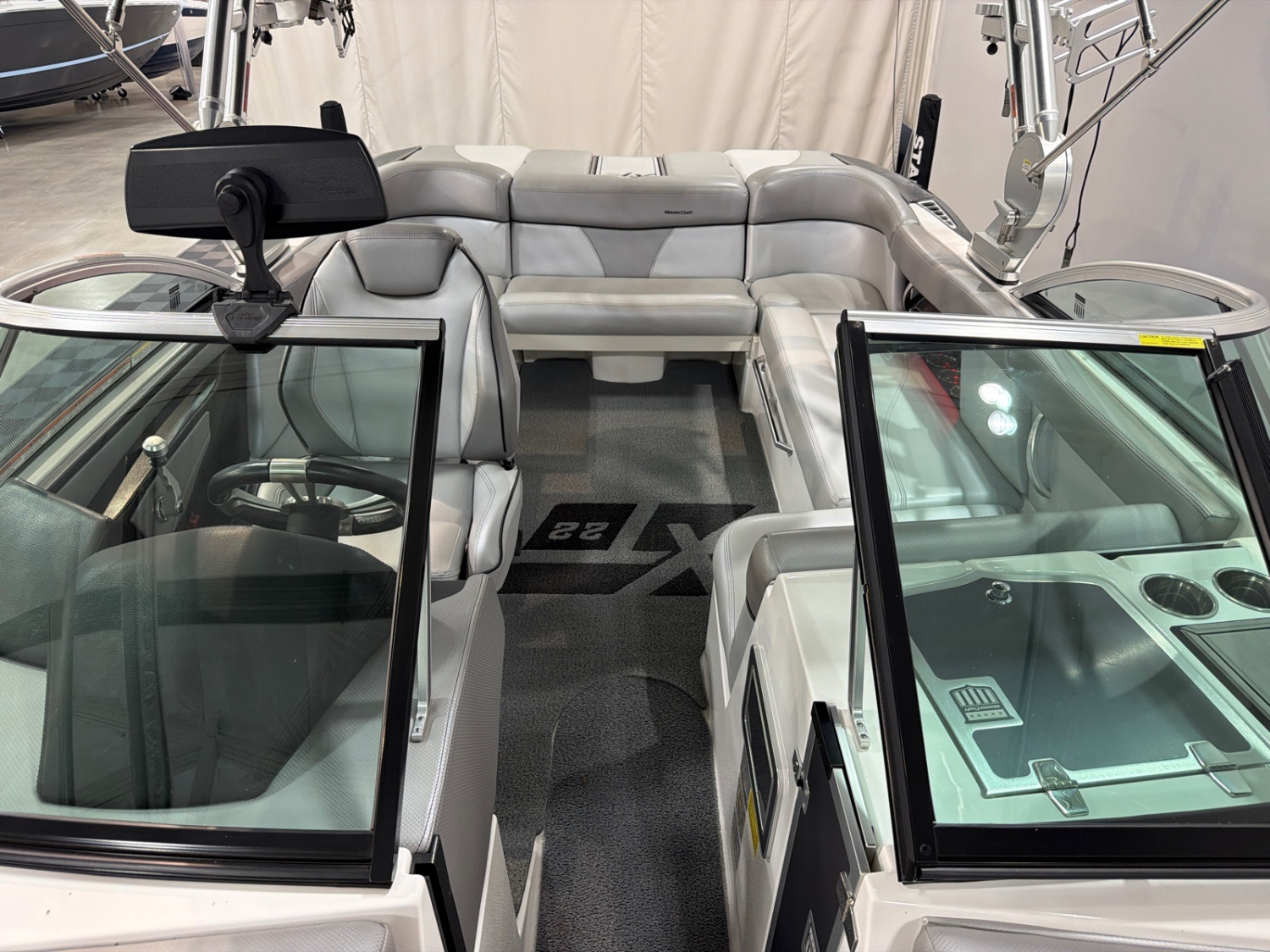 2018 MasterCraft XT22