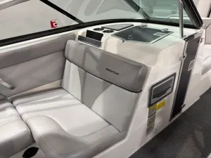 2018-mastercraft-xt22-142364-image13