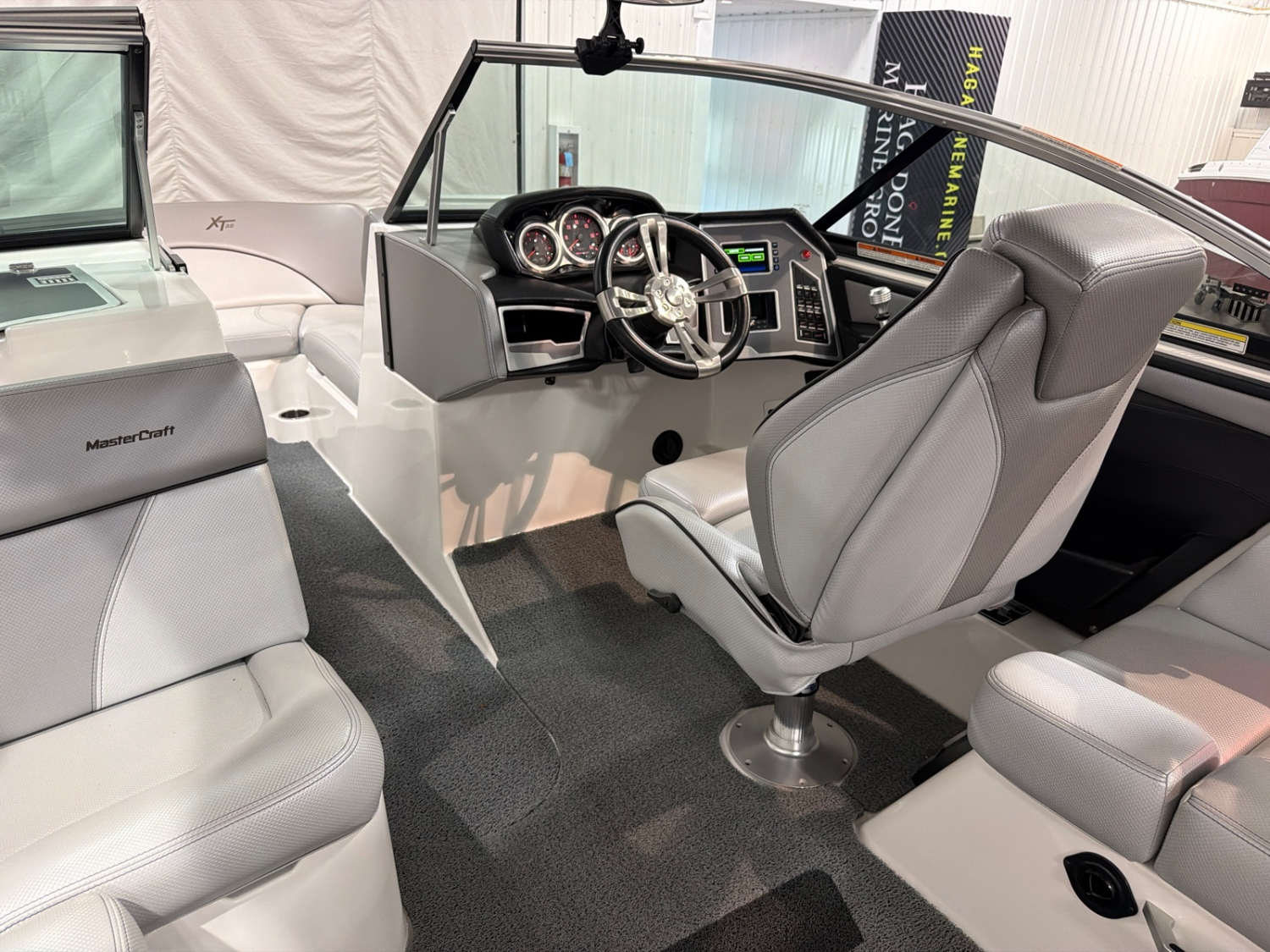 2018 MasterCraft XT22