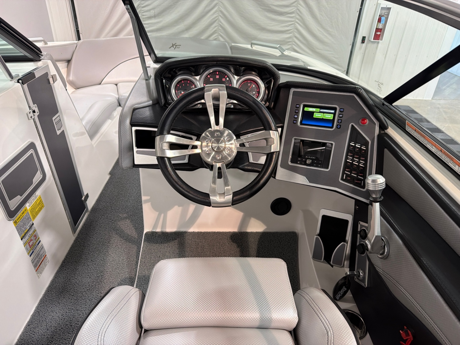 2018 MasterCraft XT22