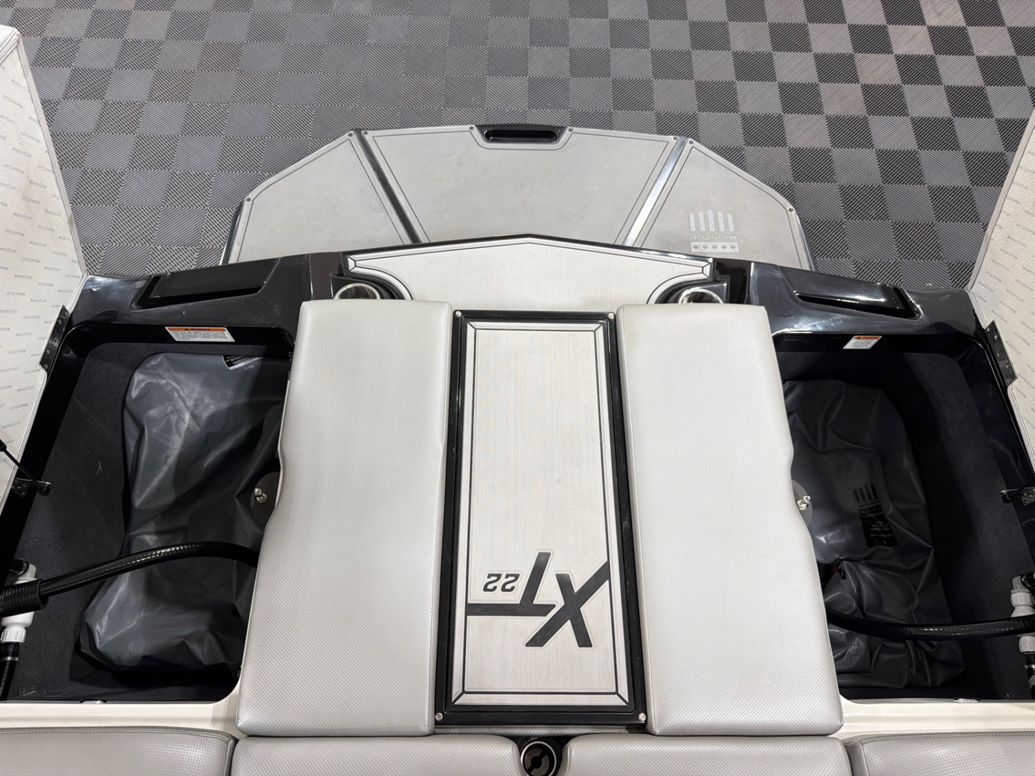 2018 MasterCraft XT22
