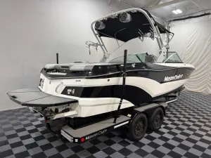 2018-mastercraft-xt22-142364-image3