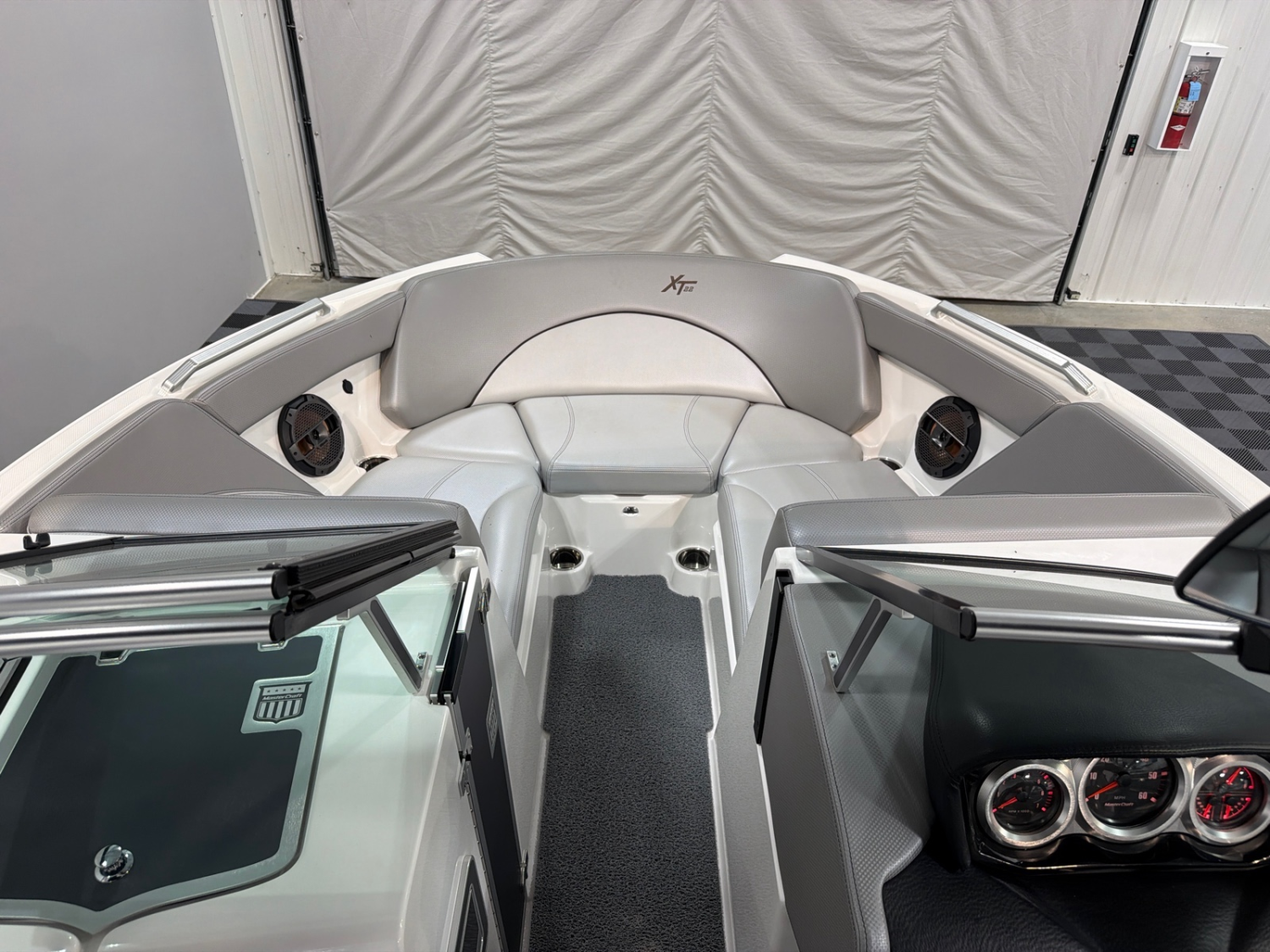 2018 MasterCraft XT22