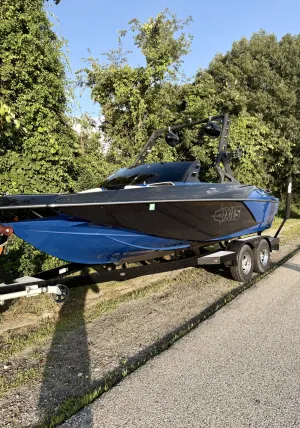2017 Axis A20 Black Metallic Flake!  Icon