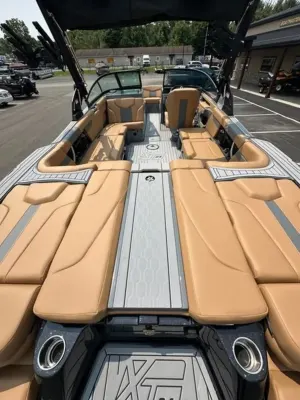 2027-mastercraft-xt24-142408-image6.webp