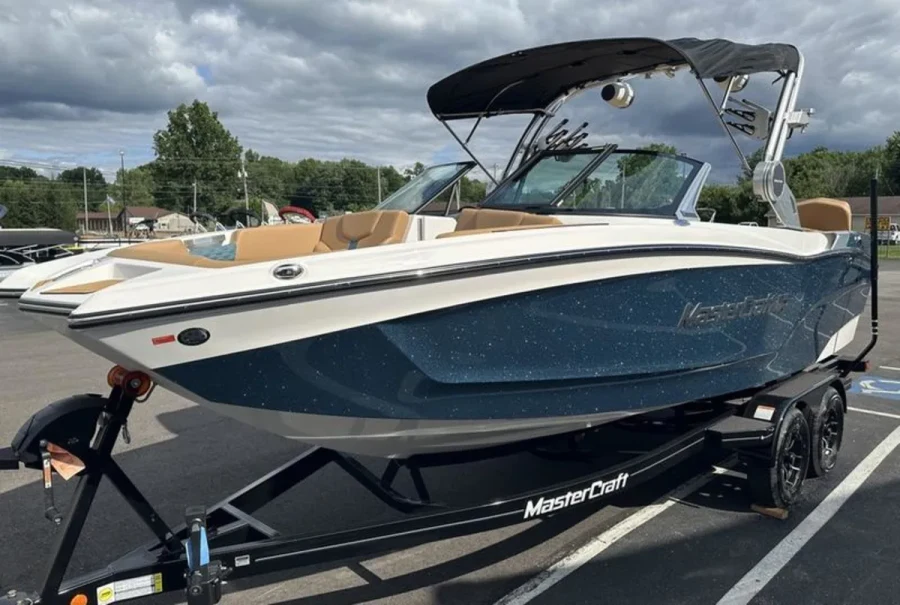 2027-mastercraft-xt22-142409-image2.webp