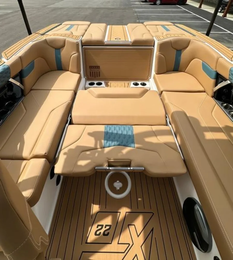 2027-mastercraft-xt22-142409-image5.webp