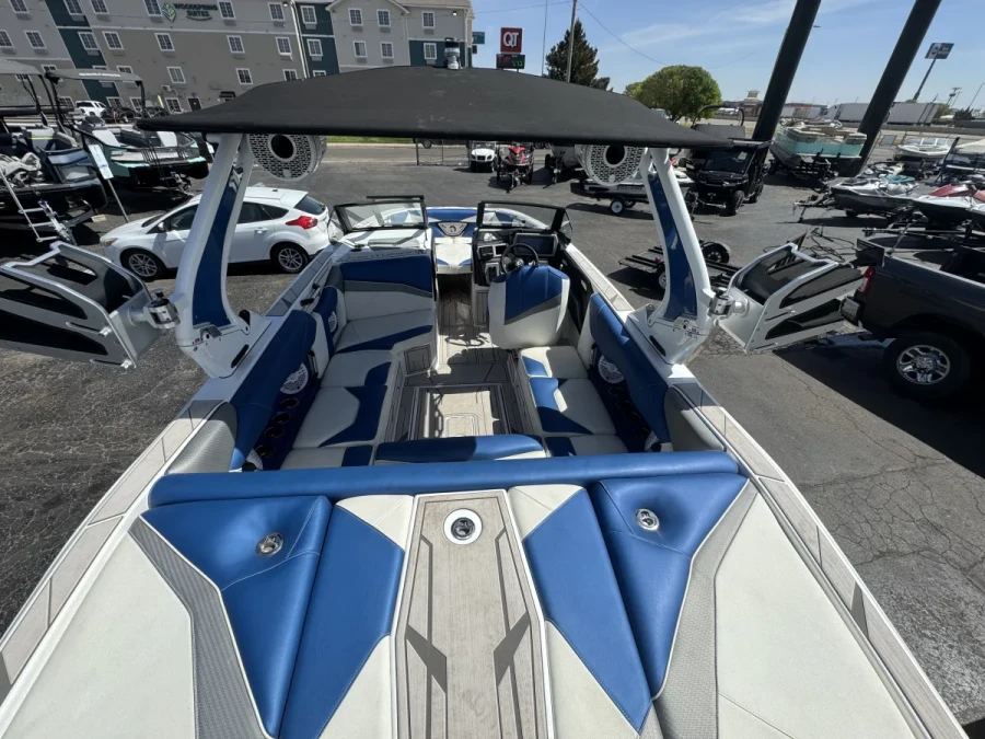 2025-centurion-nv233-142417-image6.webp
