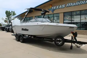 2026-malibu-wakesetter-23-lsv-142427-image1.webp
