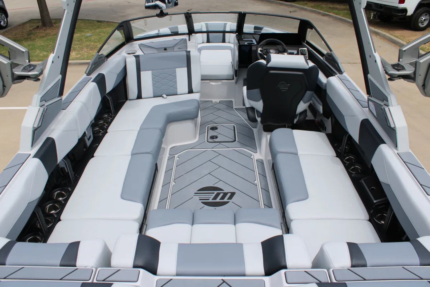 2026 Malibu 23 LSV
